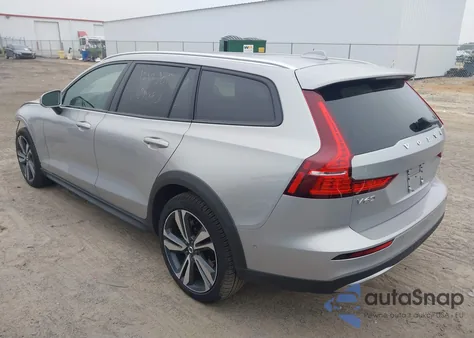 2025 Volvo V60 Cross Country B5 Plus from USA, damaged, VIN YV4L12WK4S2149336